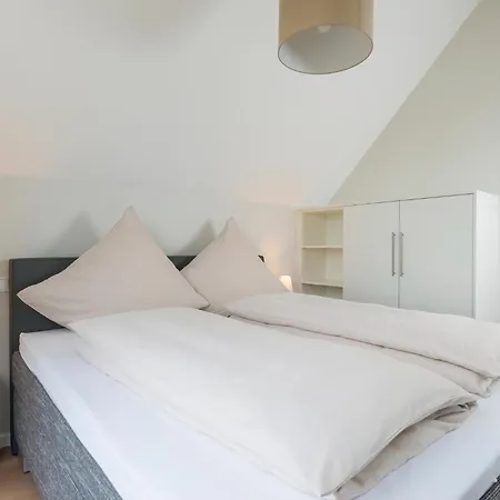 Ferienhaus Ostsee - Reetdachhaus Nr 36 Warder Im *