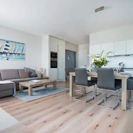 Ferienhaus Ostsee - Reetdachhaus Nr 36 Warder Im *