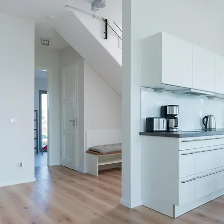 Ostsee - Reetdachhaus Nr 36 Warder Im *