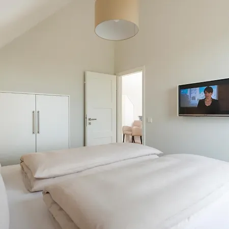 Ostsee - Reetdachhaus Nr 36 Warder Im * Heiligenhafen